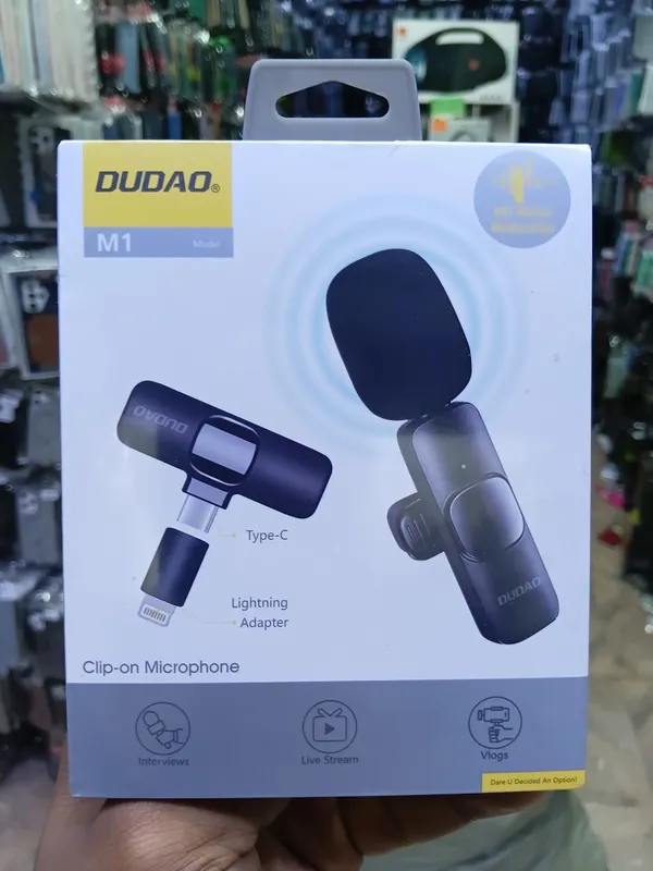 Dudao M1 clip-on wireless lavalier microphone