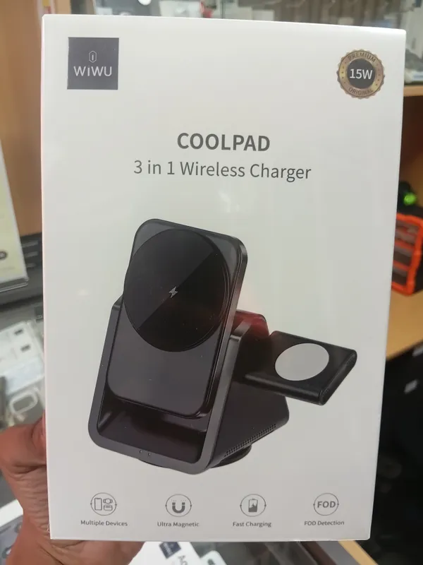 The WiWU Coolpad 3-in-1 Wireless Charger (Model Wi-W018) 15W fast-charging