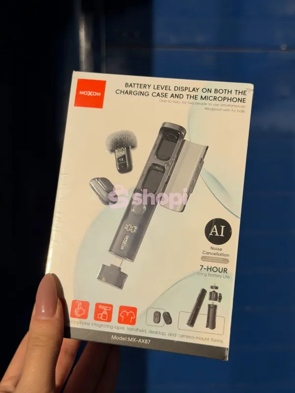 MOXOM MX-AX87 versatile 2-in-1 wireless lavalier microphone system.