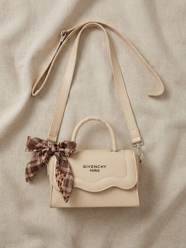 A hand bag