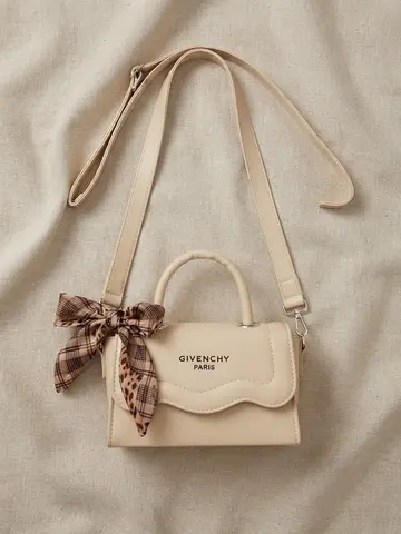 A hand bag