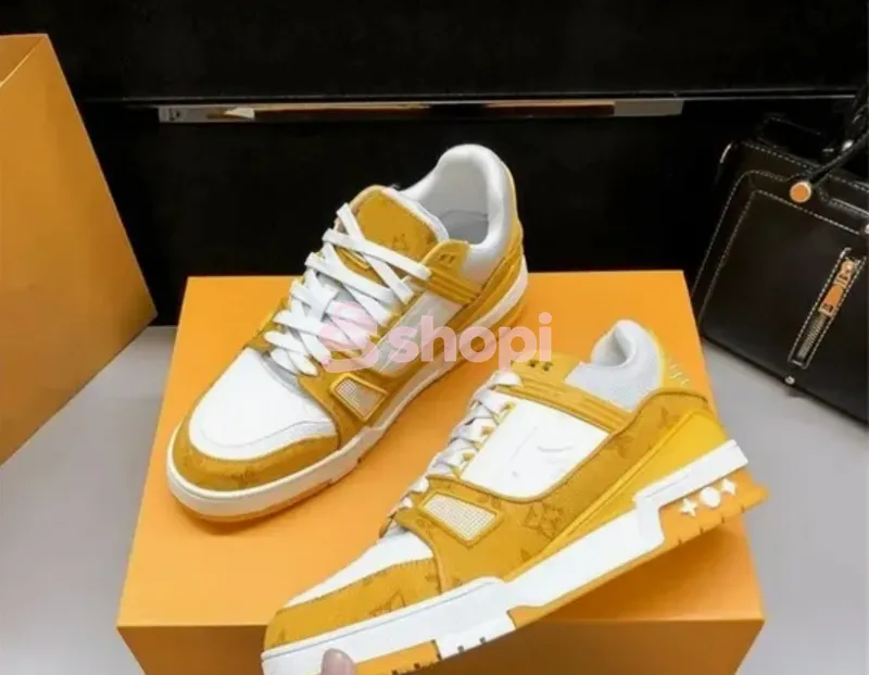 sport shoes