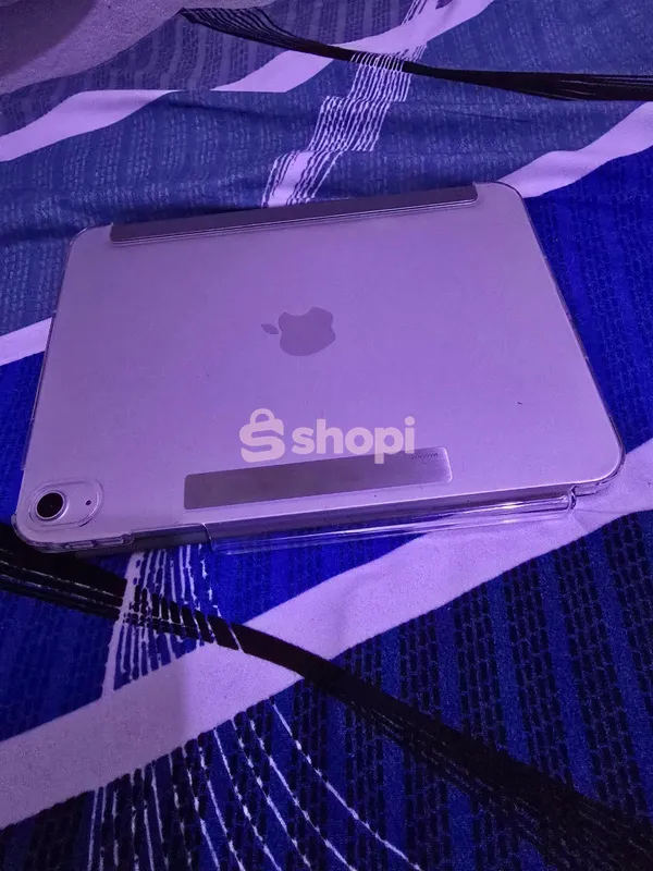 I am selling and ipad A16 and it's 128Gb no cracks
