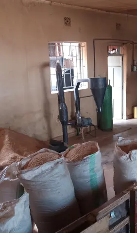 Abriqueet production factory with sawdust machine
