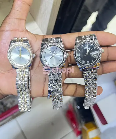 Elegant Women's and women Quartz Wristwatches with Metal Link Straps
