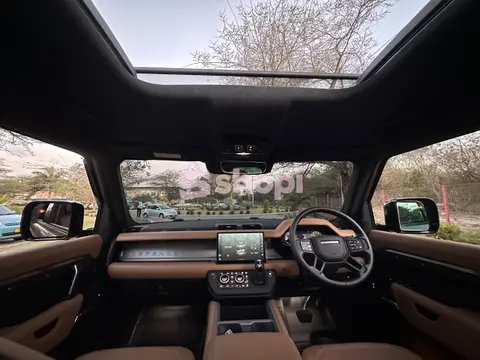 LAND ROVER DEFENDER 130