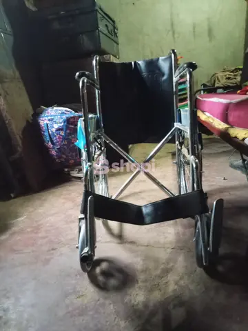 Wheelchair with commode