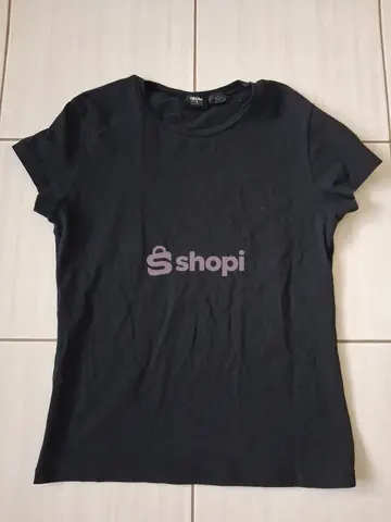 Mossimo black short sleeve round neck t-shirt
